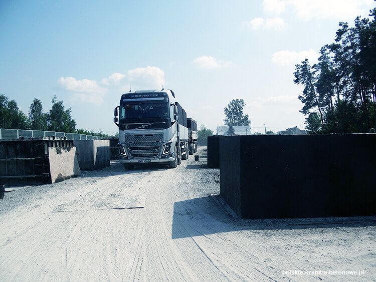 Transport szamb betonowych  w Obornikach Śląskich